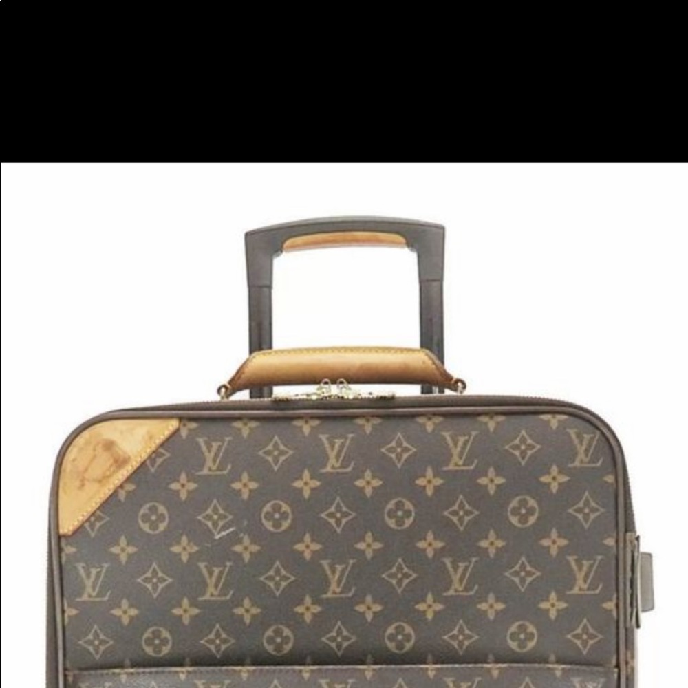 Authentic LOUIS VUITTON Pegase 55

Monogram Canvas